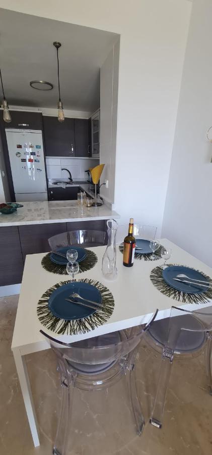 Small Oasis - Appartement 6 Personnes Manilva Exterior foto